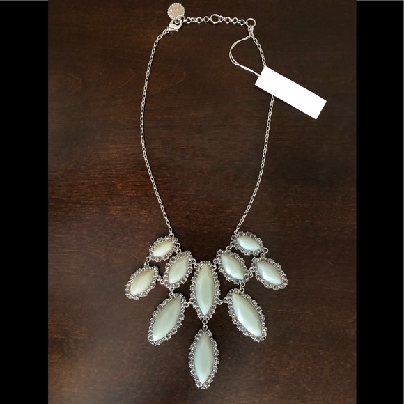 🎁 NWT Jessica Simpson Statement Necklace - Picture 1 of 3